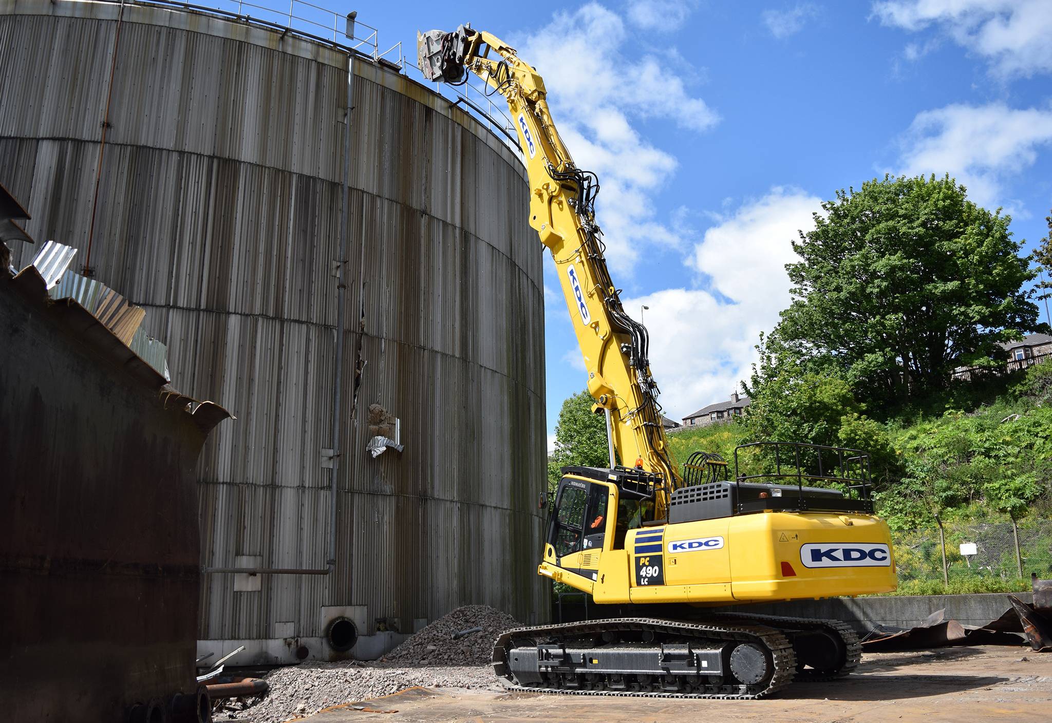 pc490hrd-11_excavadoradedemolicion_trabajando_komatsu